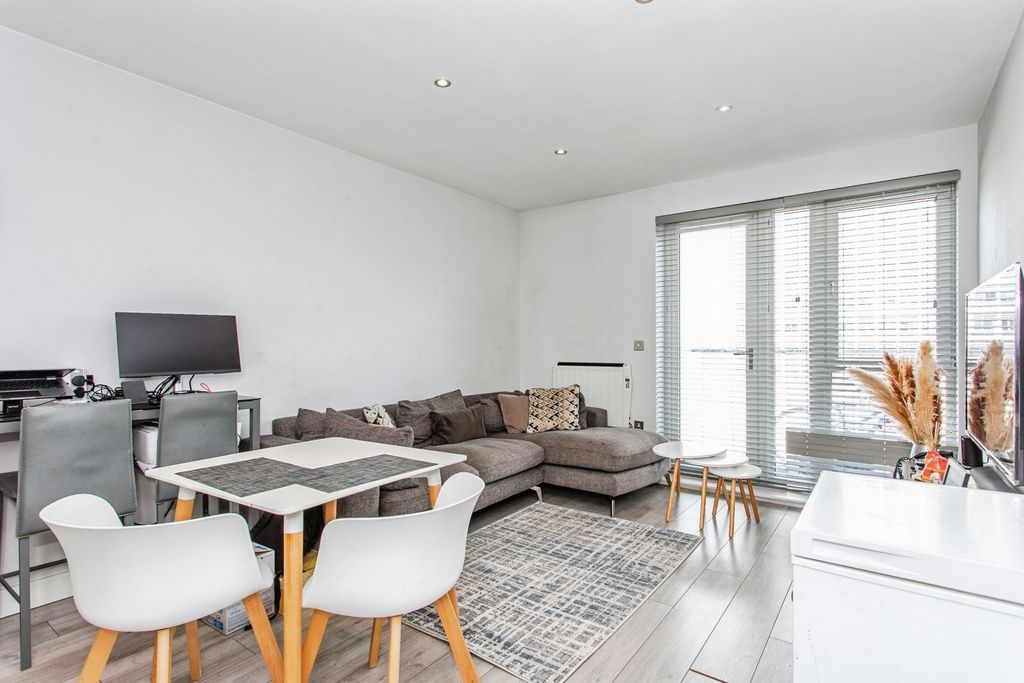Property photo 2 of 17 Open Plan Living