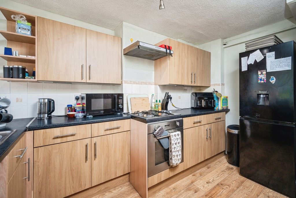 Property photo 3 of 11 Pbox-Img.Jpg