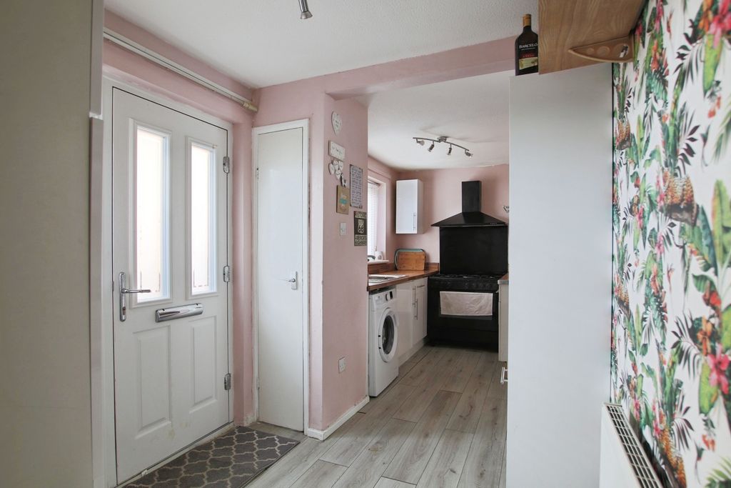 Property photo 3 of 12 4048116