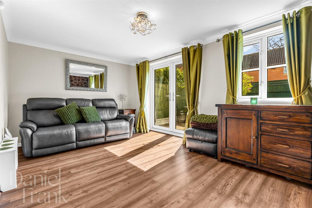 Property photo 2 of 21