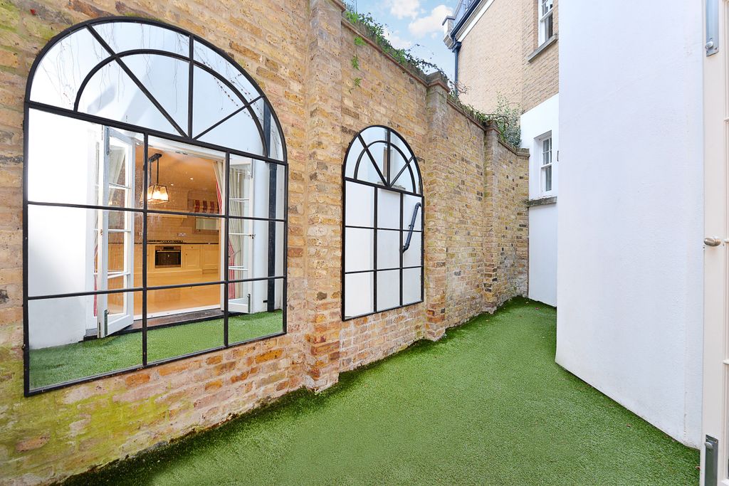 Property photo 2 of 10