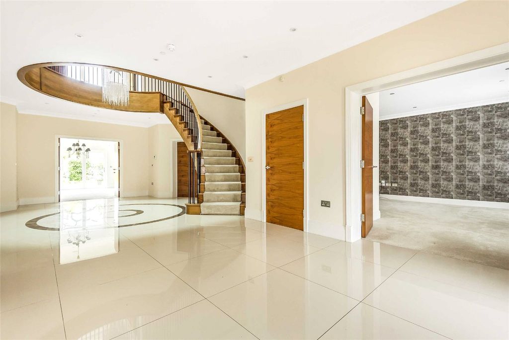 Property photo 2 of 21 Photo