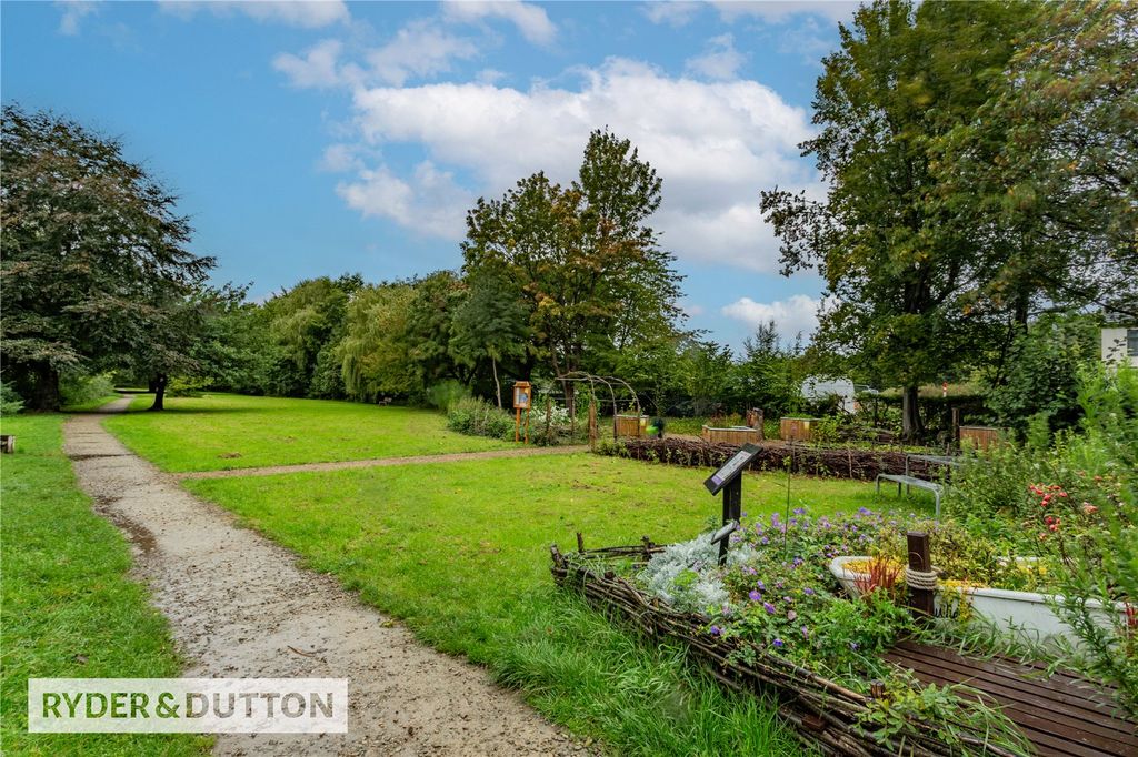 Property photo 2 of 32 Picture No. 34