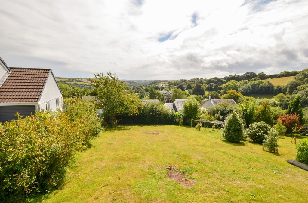 Property photo 1 of 4 Watermeadows Tps 01208 74182-09