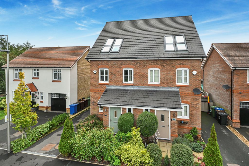 Property photo 3 of 44