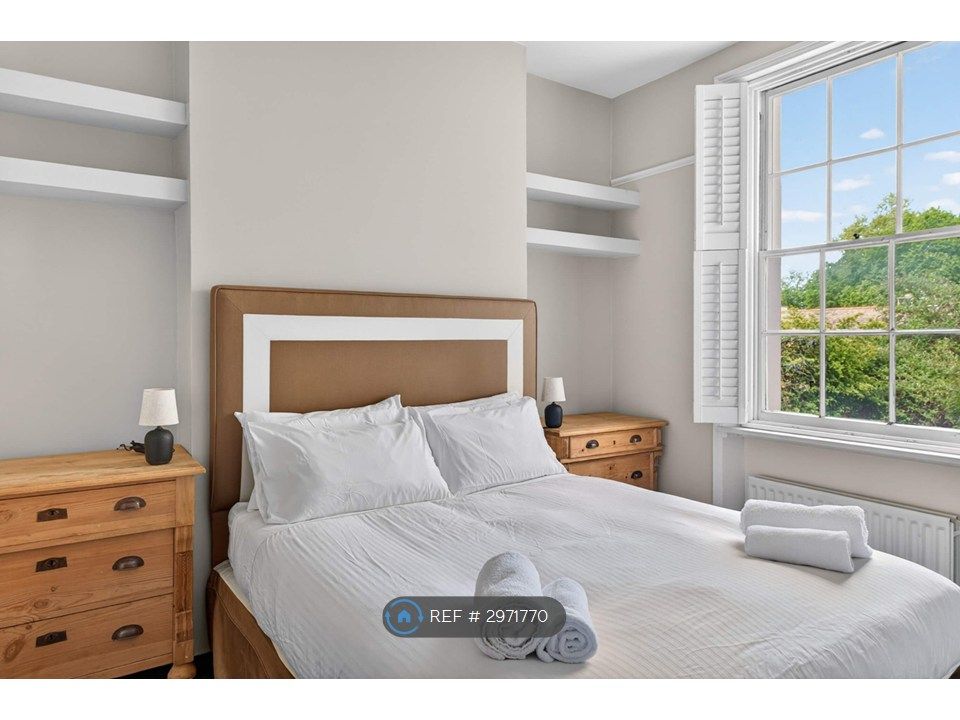 Property photo 2 of 35