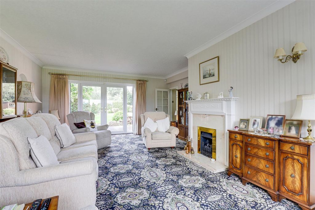 Property photo 2 of 34