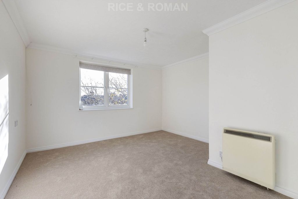 Additional image 6 of 1 bed flat for salePassfield Lodge, Lightwater GU18