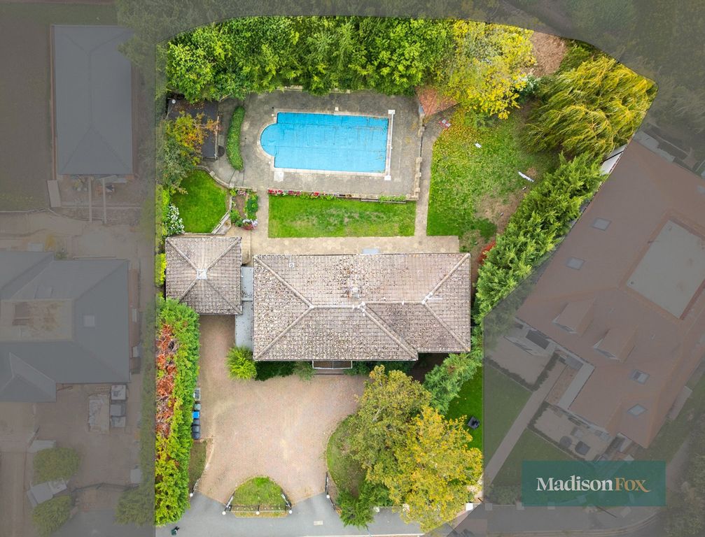 Property photo 2 of 29 Picture No. 51