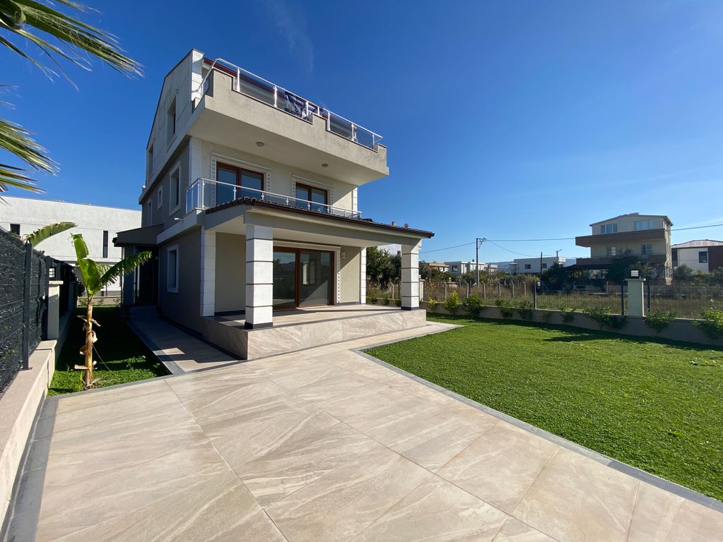 Property photo 1 of 36