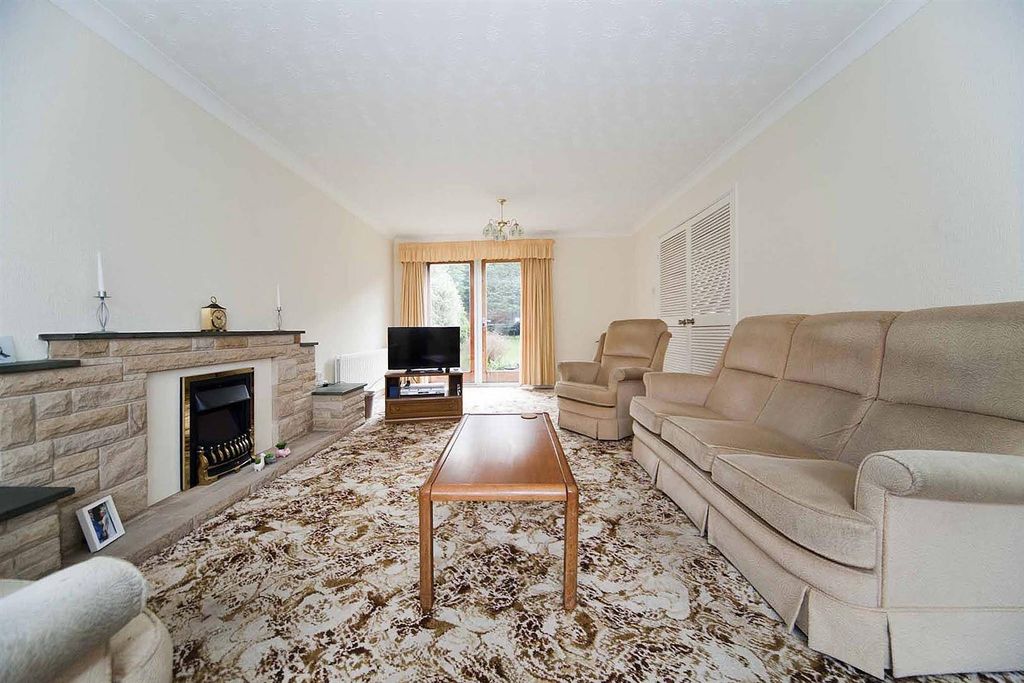 Property photo 2 of 27