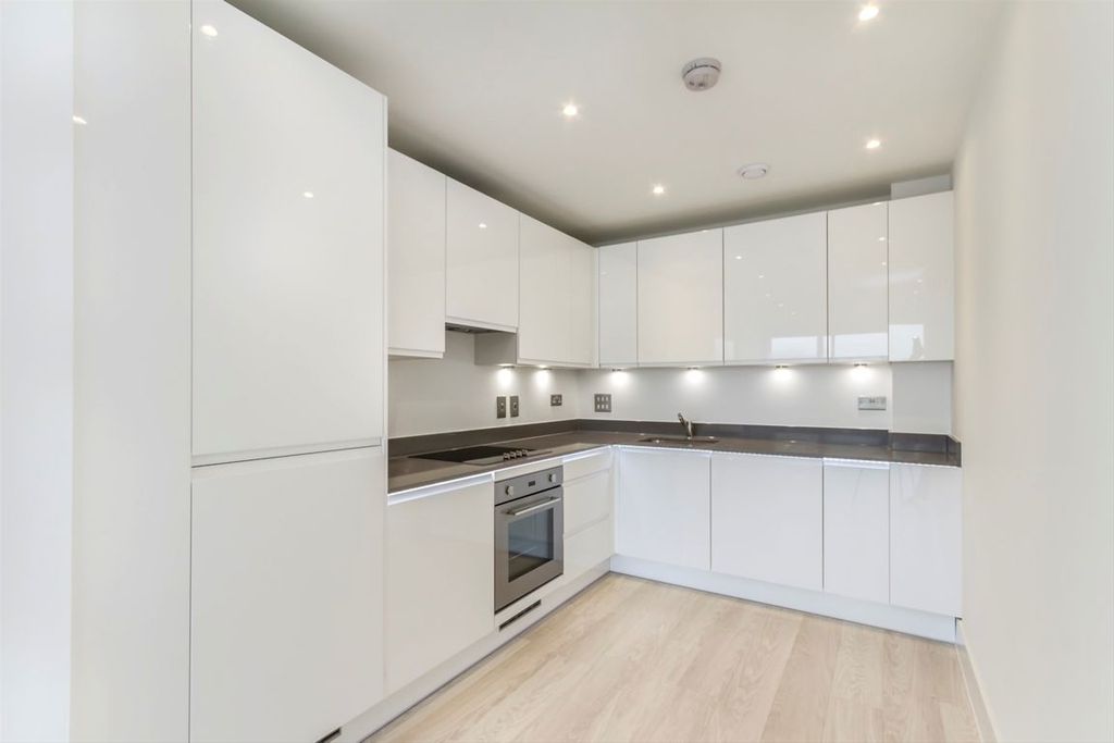 Property photo 3 of 6