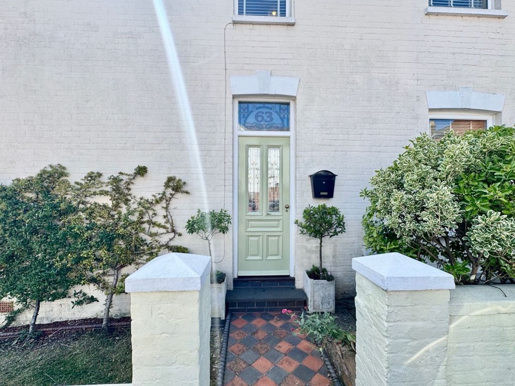Property photo 2 of 26