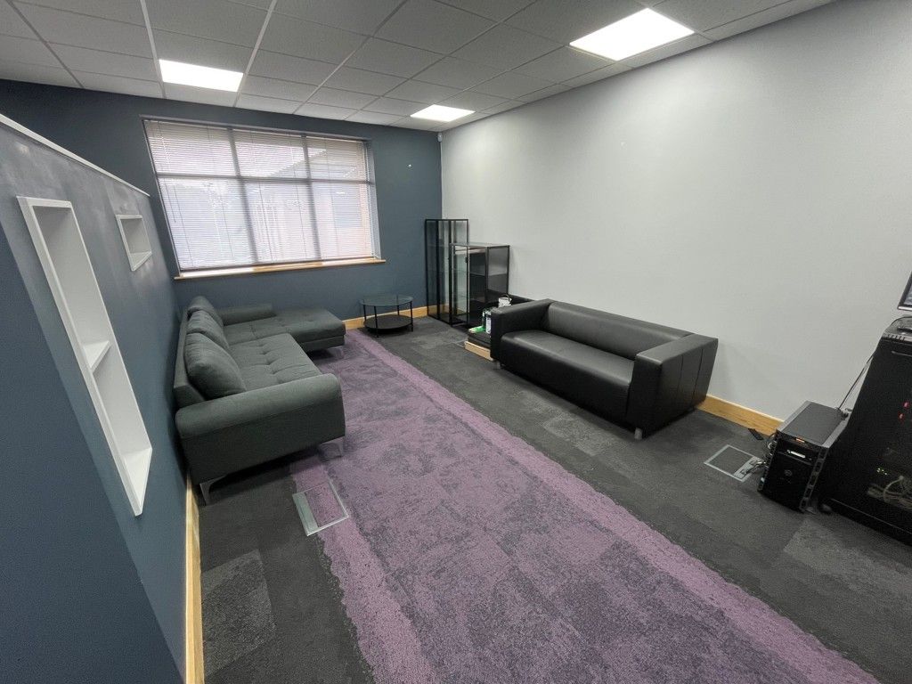 Property photo 3 of 6 Photo 2