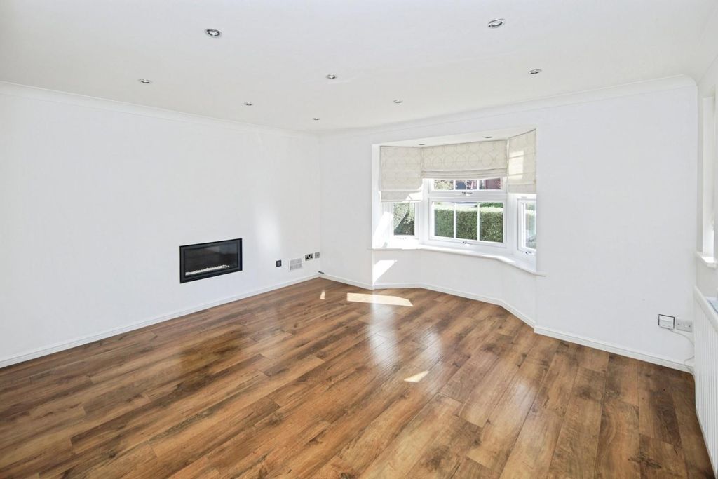 Property photo 3 of 35 30.Jpg