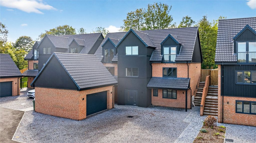 Property photo 1 of 16 External