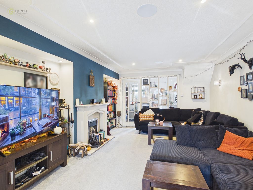 Property photo 3 of 41 Cam05591G0Pr0165Still021