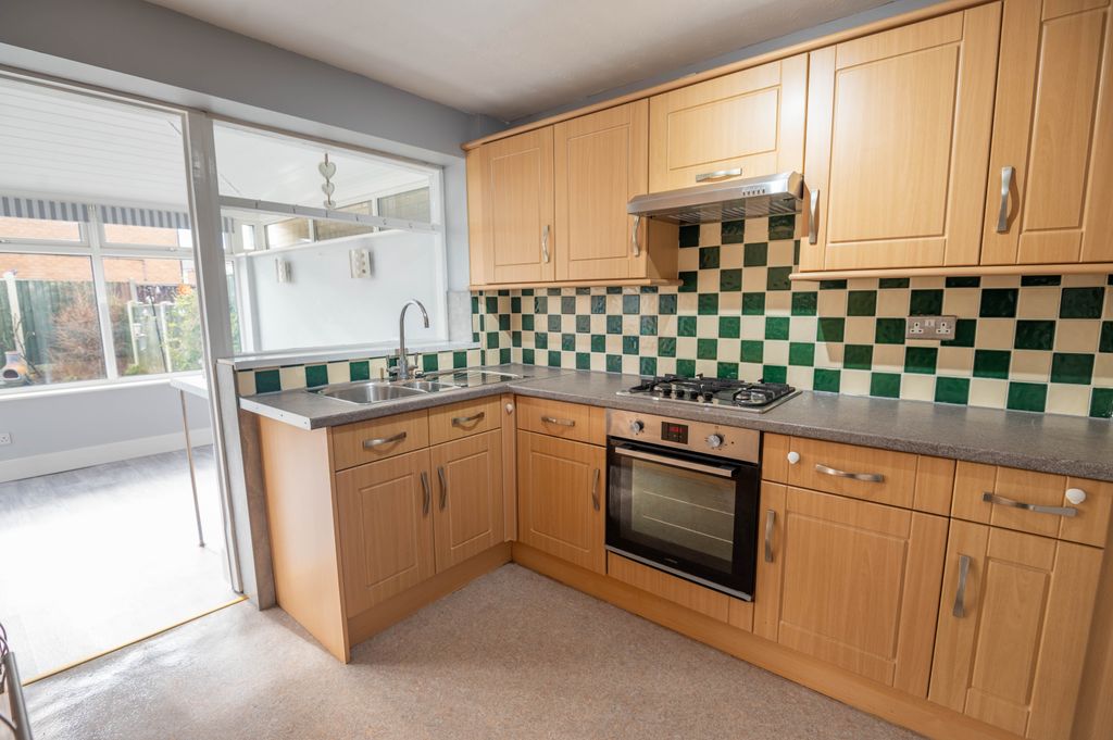 Property photo 2 of 15 7