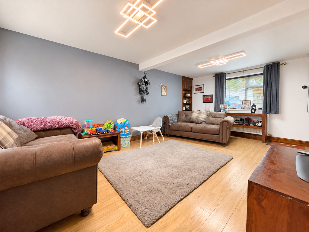 Property photo 3 of 21 9B399B85-269B-4Aa5-B862-25Fc87124D8C