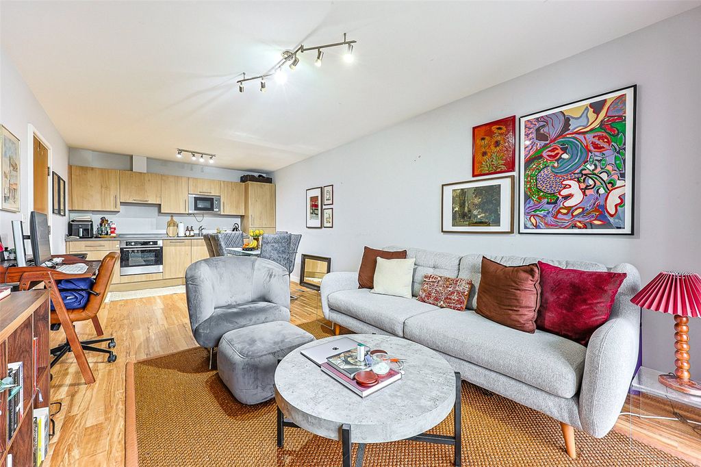 Property photo 2 of 25 Picture No. 16