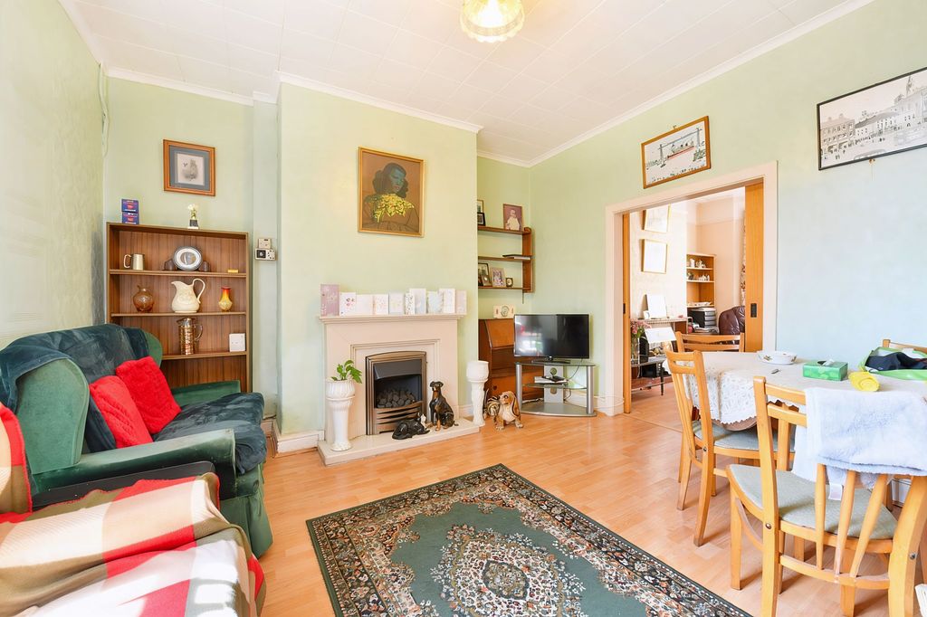 Property photo 3 of 23