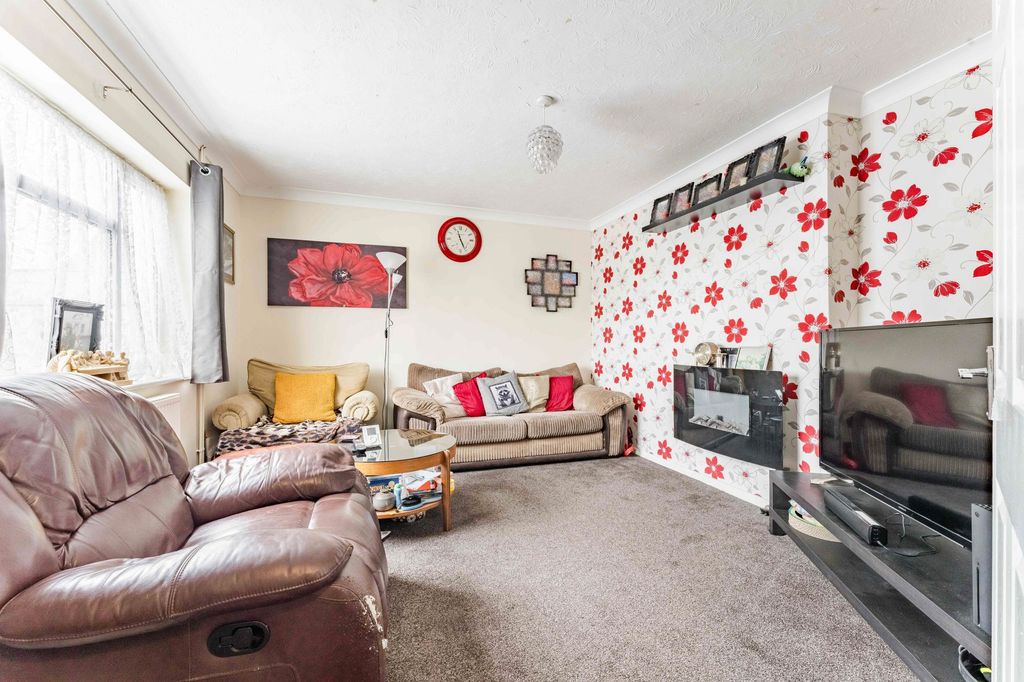 Property photo 3 of 20