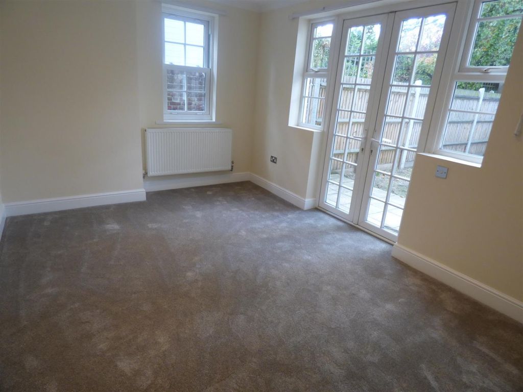 Property photo 3 of 7 4039073