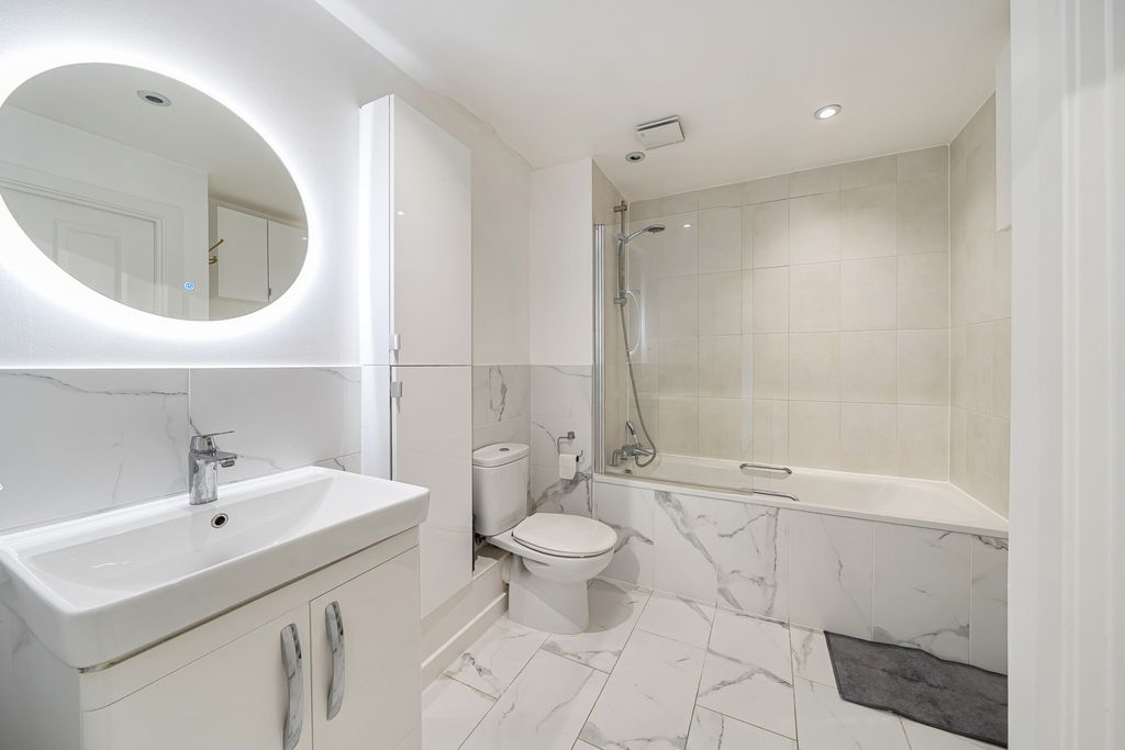 Property photo 1 of 20 1484850-10-6A3E4B...