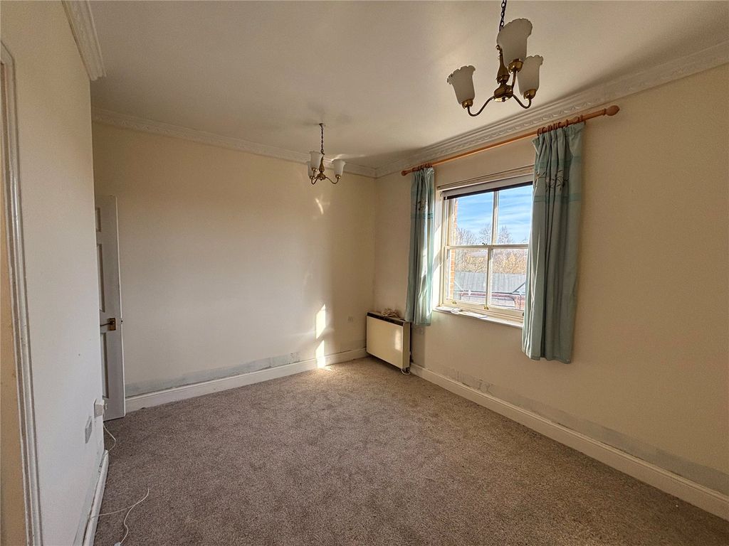 Property photo 2 of 15 Picture No. 18