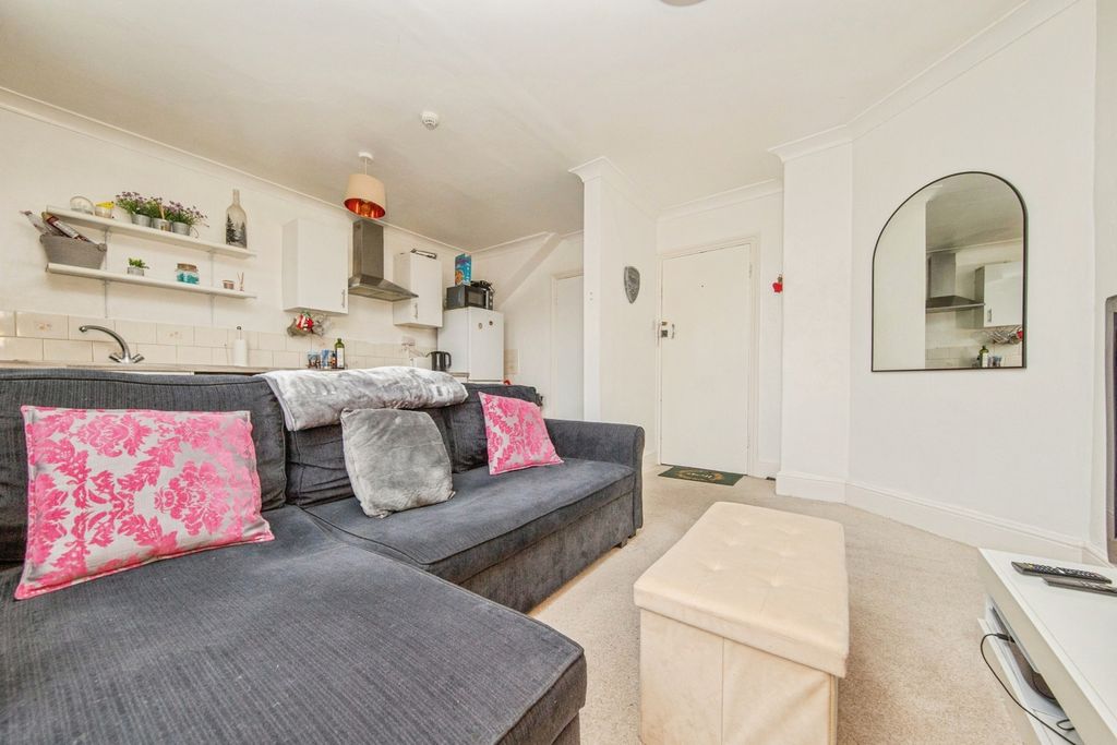 Property photo 2 of 14 Photo