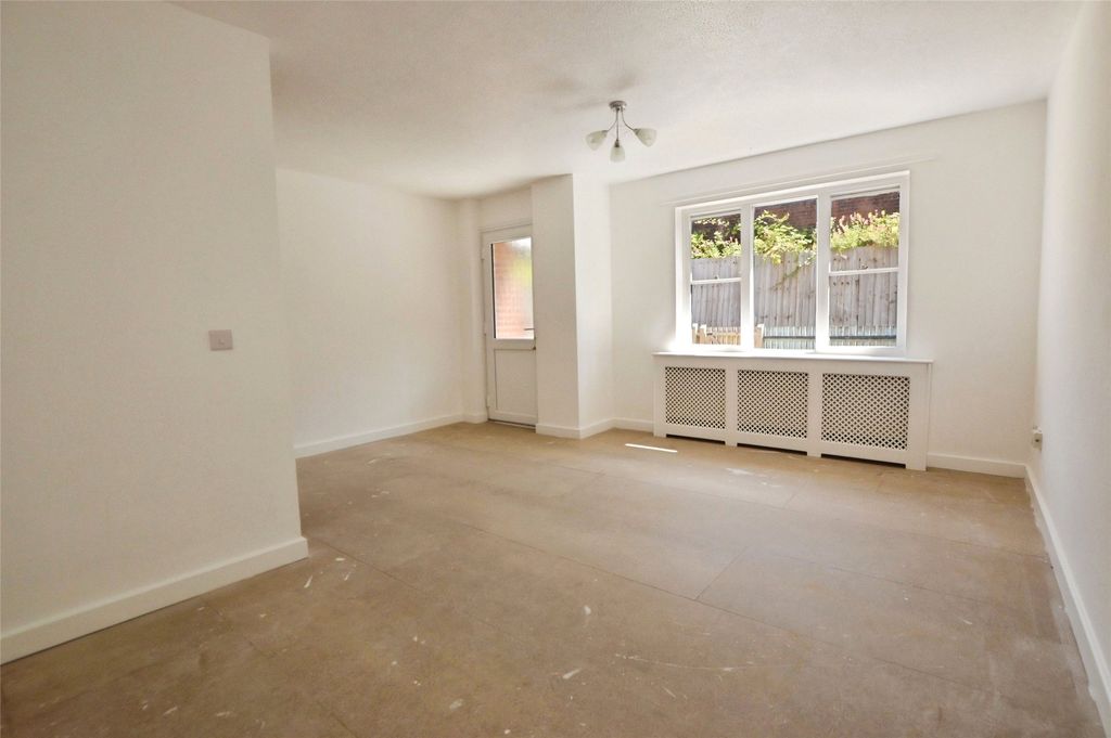 Property photo 2 of 10 Picture No. 08