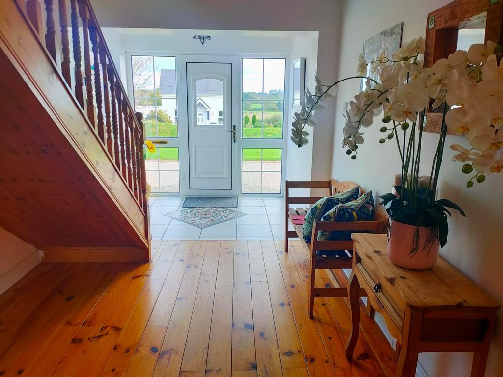 Property photo 2 of 52