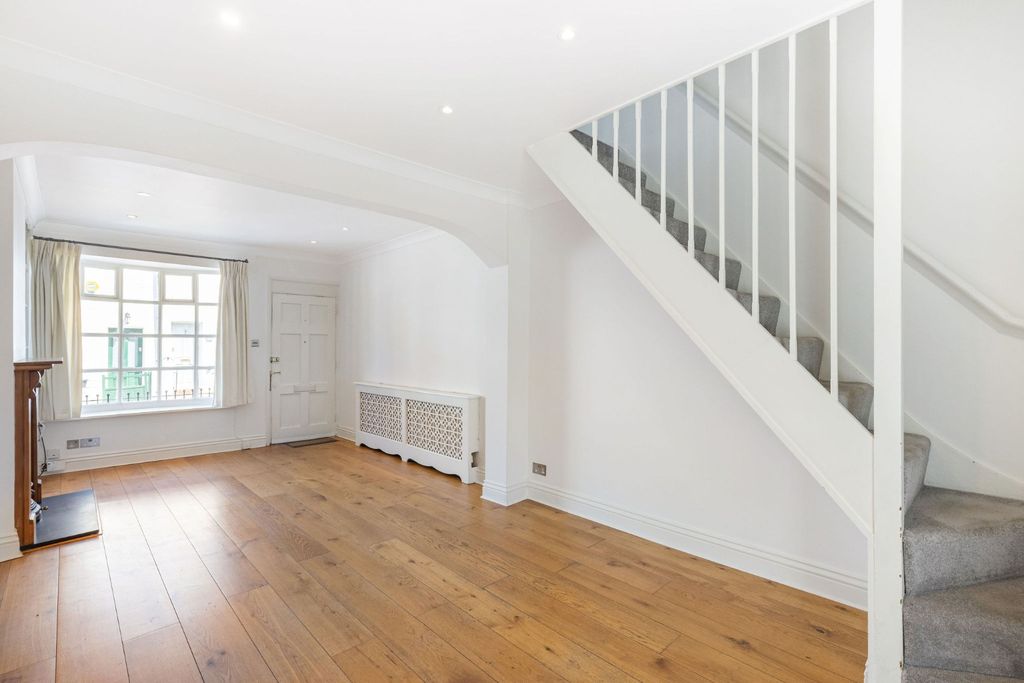 Property photo 3 of 12 5204912