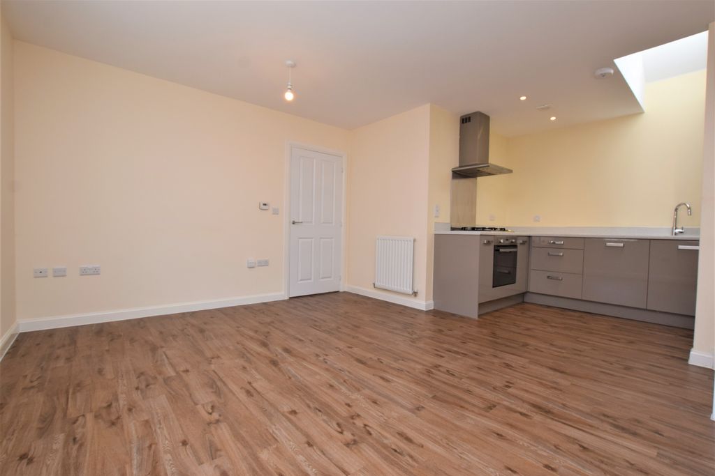 Property photo 2 of 9 Photo 02