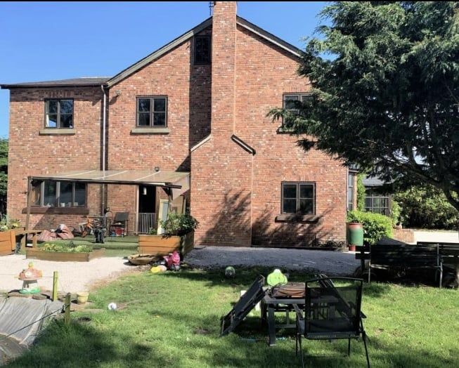 Property photo 2 of 10