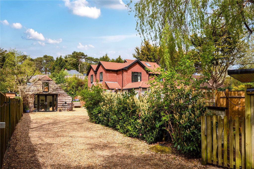 Property photo 1 of 47 Picture No. 17