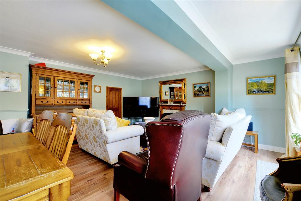 Property photo 2 of 21 Open Plan Lounge/Dining Area