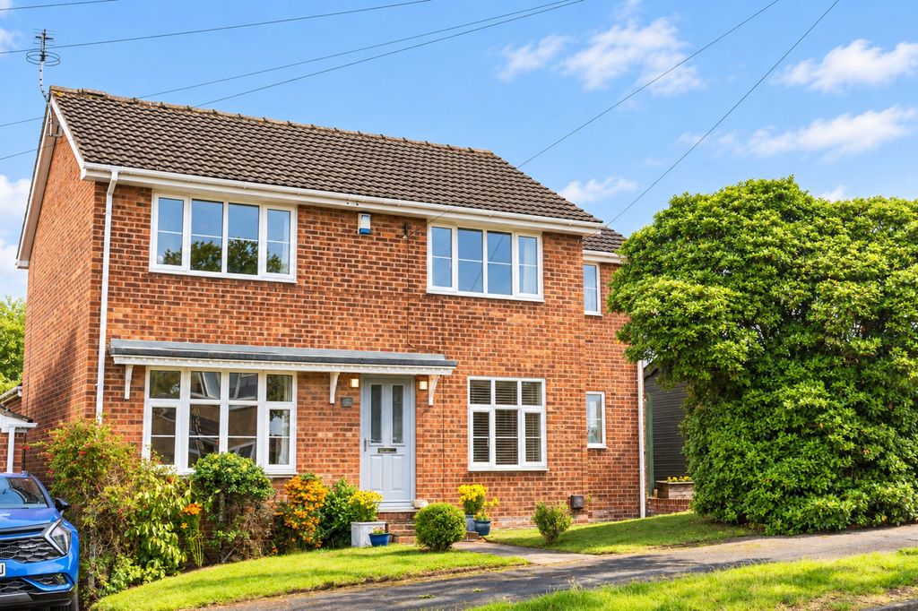 Property photo 1 of 32