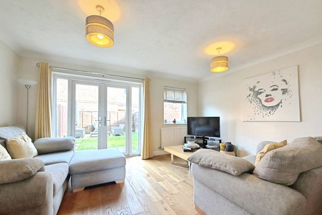 Property photo 2 of 12 Pbox-Img.Jpg