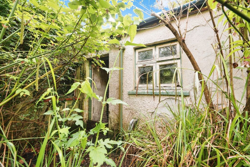 Property photo 3 of 25 Photo