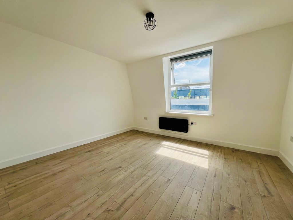 Property photo 3 of 5