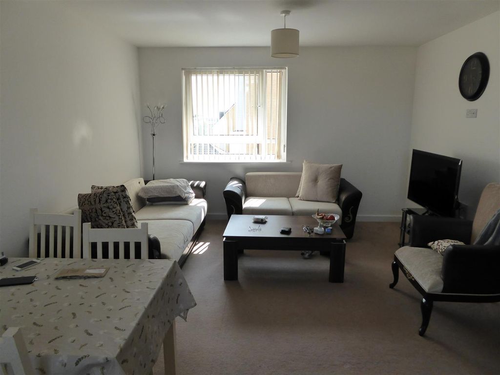 Property photo 2 of 12 008.Jpg