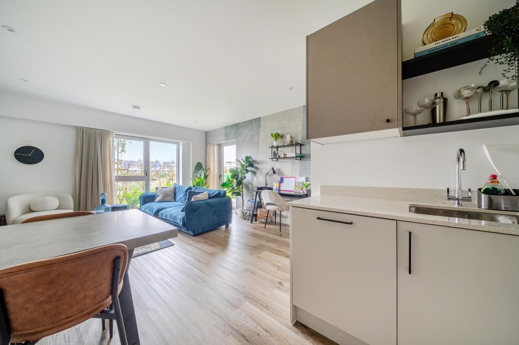 Additional image 7 of 2 bed flat for saleBankside Gardens, Green Park, Berkshire RG2