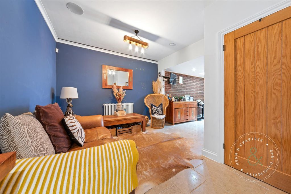 Property photo 3 of 45 Westbury-Terrace-18.Jpg