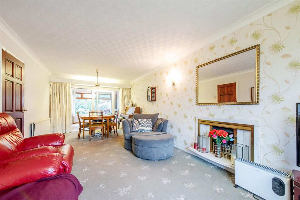 Property photo 3 of 19 Lounge/Diner