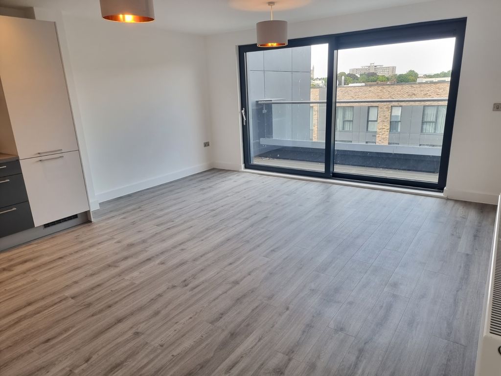 Property photo 3 of 8