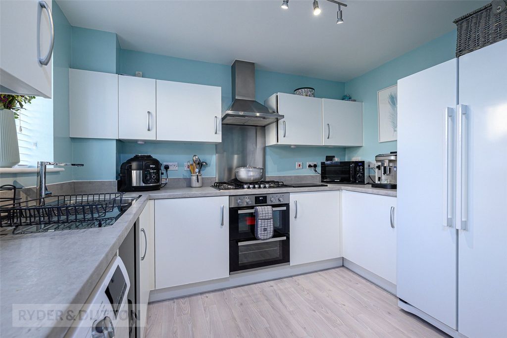 Property photo 2 of 21 Kitchen/Diner