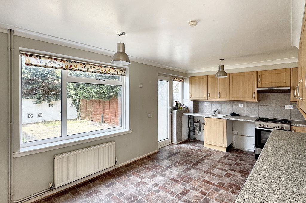 Property photo 2 of 10 Img_8199