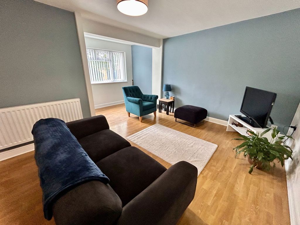 Property photo 2 of 30