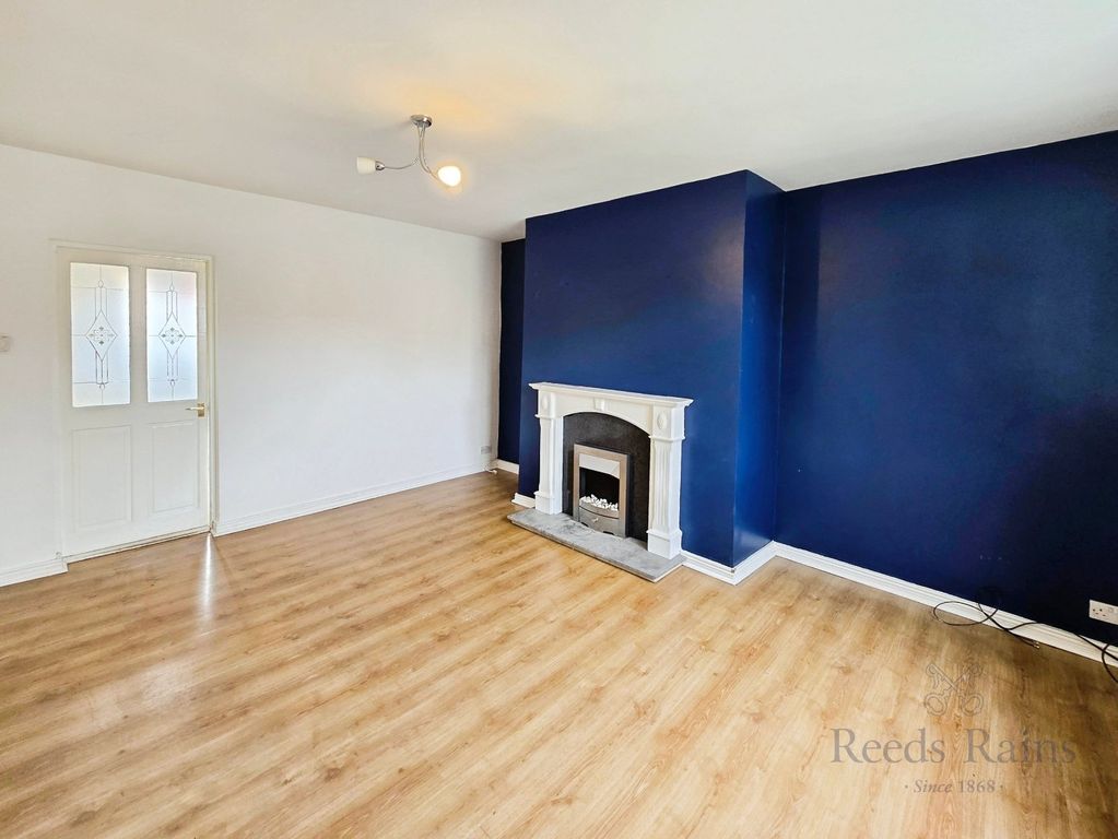 Property photo 2 of 17 Living Room